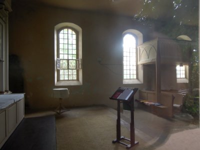 Kirche Dobien -Innenansicht Altar- und Chorbereich von Nord- August 2020