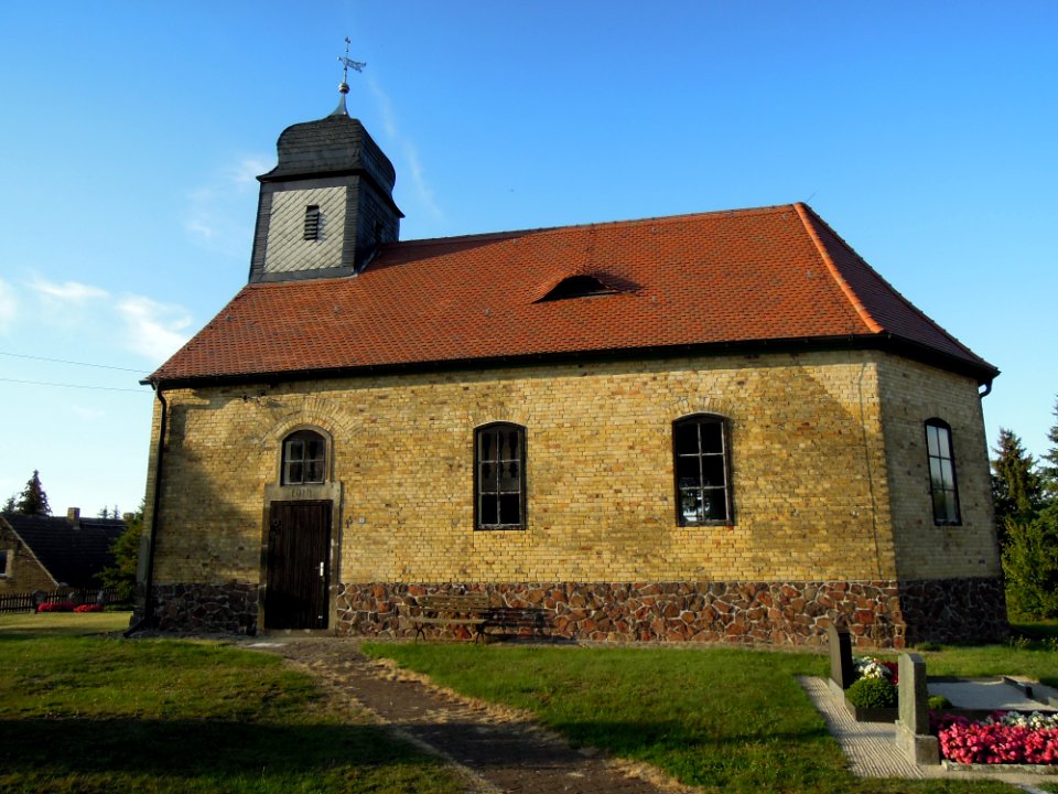 Kirche Grabo bei Straach -Südansicht nah- Ende September 2020