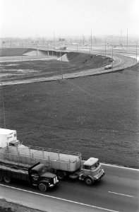 Klaverblad Oudenrijn overzicht van de oude route, op voorgrond, en het nieuwe vi, Bestanddeelnr 921-8396