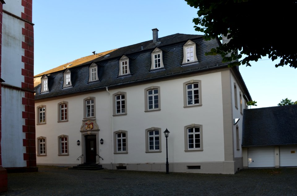Kirchberg (Hunsrück), Kirchplatz 2 (1)