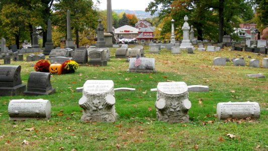 Klicker family plot, Union Dale Cemetery, 2020-10-24