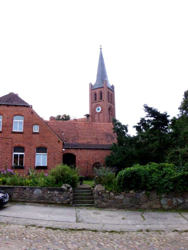 Kirche groß linde 8