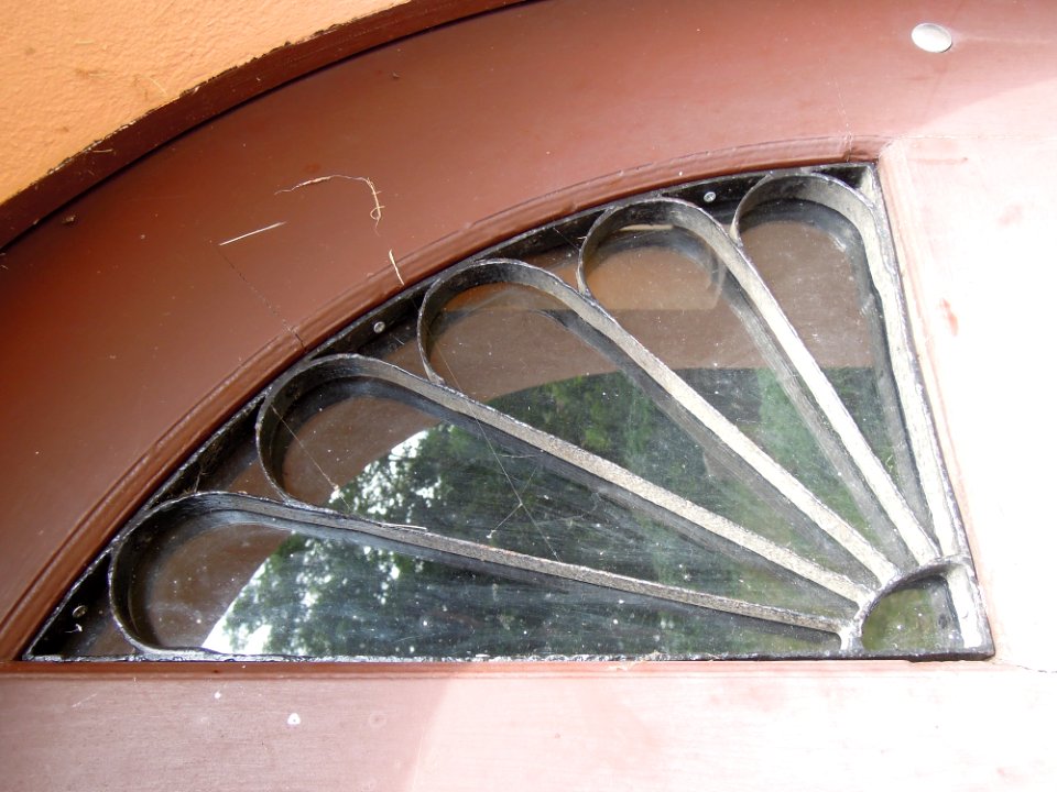 Kirche Dobien -Oberlicht des Turmportals im Detail- August 2020
