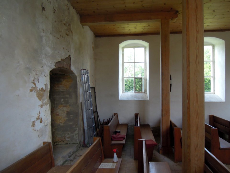 Kirche Berkau -Innen Schiff- im August 2020c