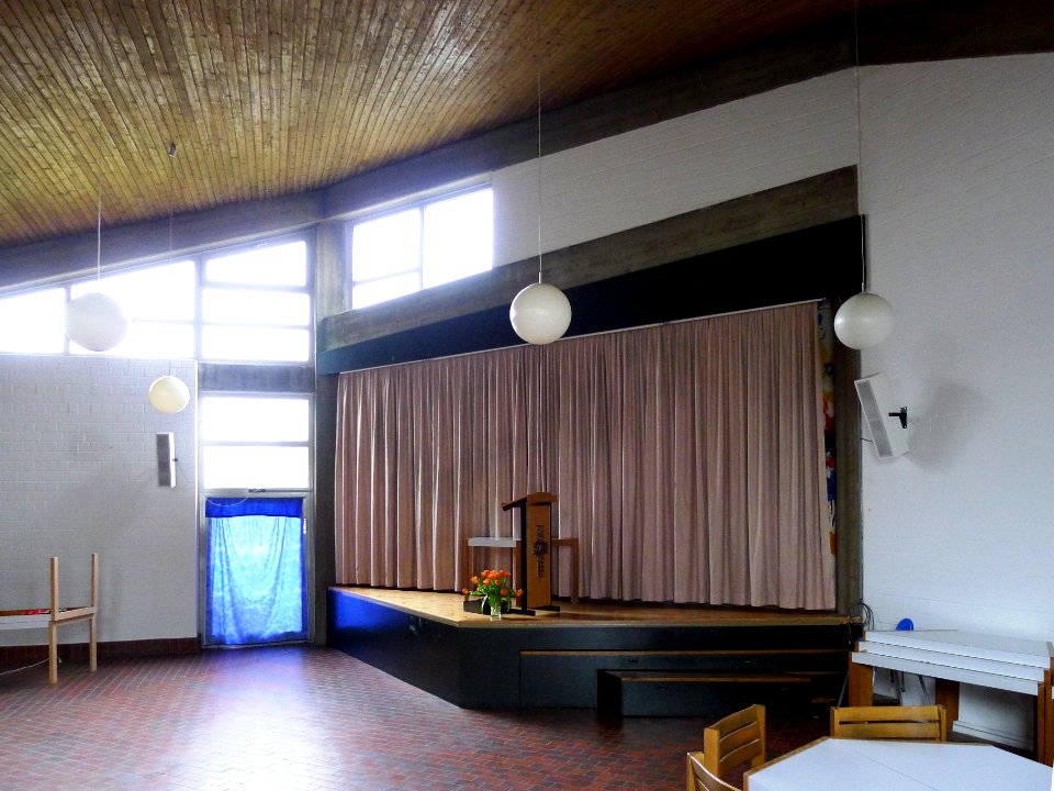 Kirche am Seggeluchbecken (Märkisches Viertel) Gemeindsaal