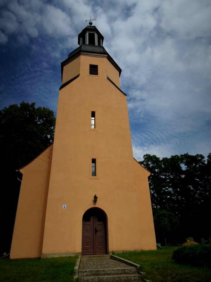 Kirche Dobien -Westansicht- August 2020