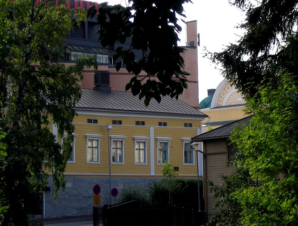 Kirkkokatu 3 Oulu 20030906