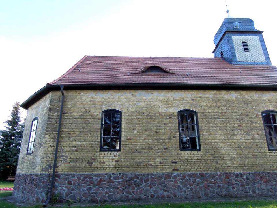 Kirche Grabo bei Straach -Nordansicht mit Fledermausgaube- Ende September 2020