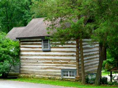 Kirk Mills Log Swisser barn