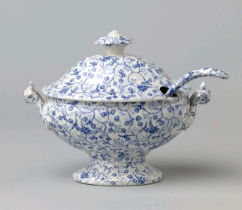Kinderservies met blauwe ranken (1867), Petrus Regout & Co (4a)
