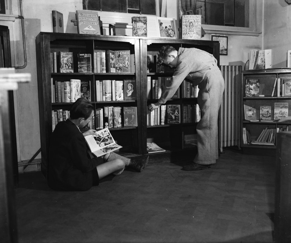 Kinderleeszaal Amerikaanse kinderen schonken boeken aan Nederlandse kinderen, Bestanddeelnr 901-6832