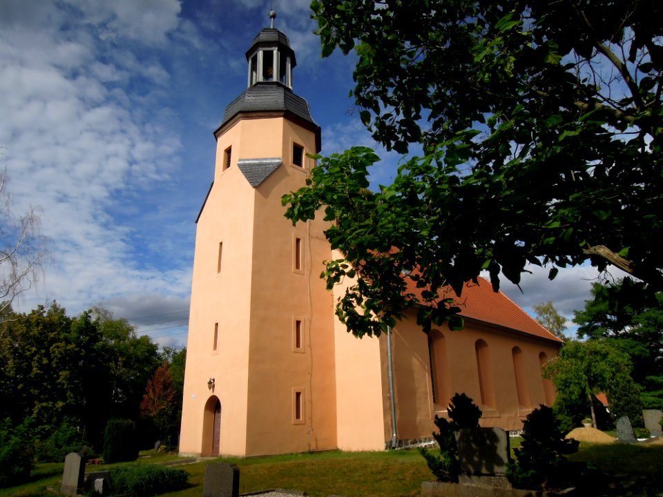 Kirche Dobien -Südwestansicht- August 2020
