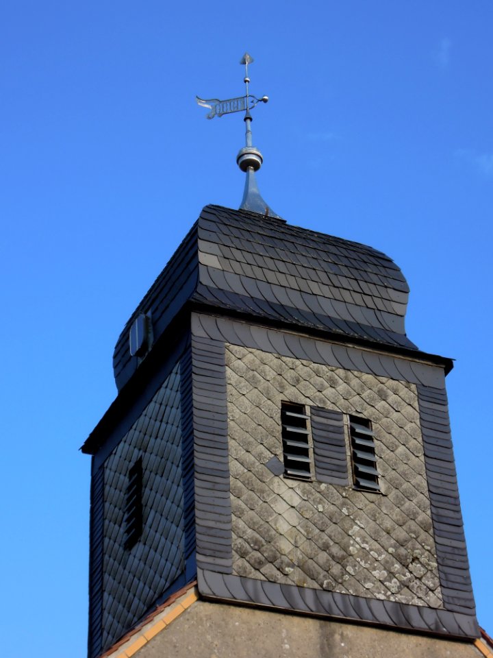 Kirche Grabo bei Straach -Westgiebel und Wetterfahne sowie Schieferdeckung im Detail- Ende September 2020