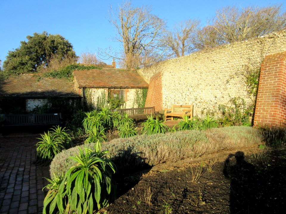 Kipling Gardens, The Green, Rottingdean (December 2016) (7)