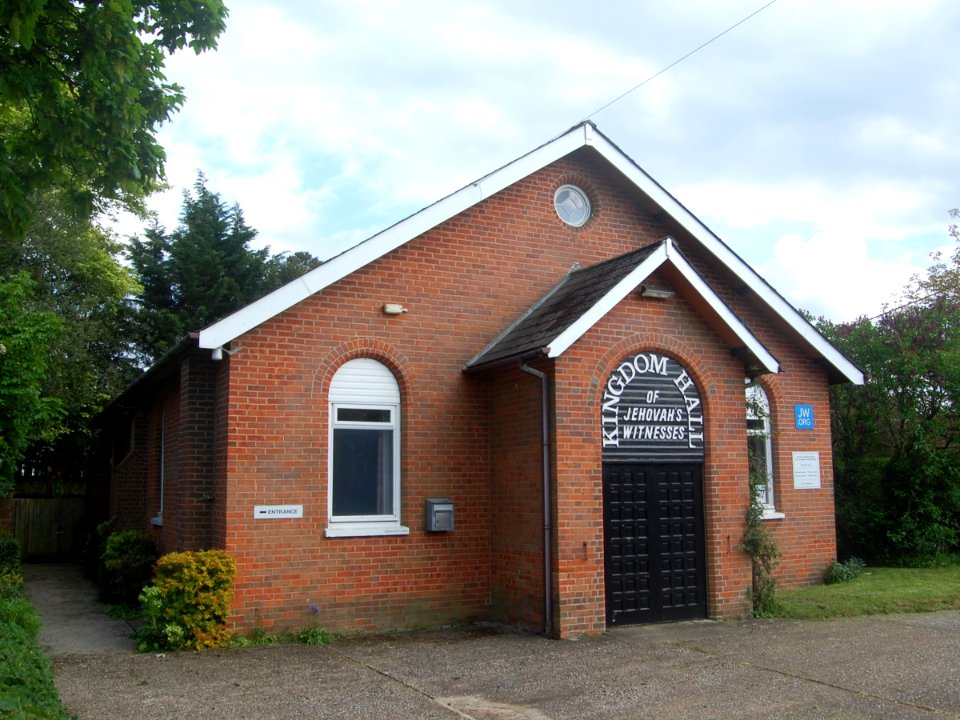 Kingdom Hall of Jehovah's Witnesses, London Road, Holybourne (May 2021) (2)