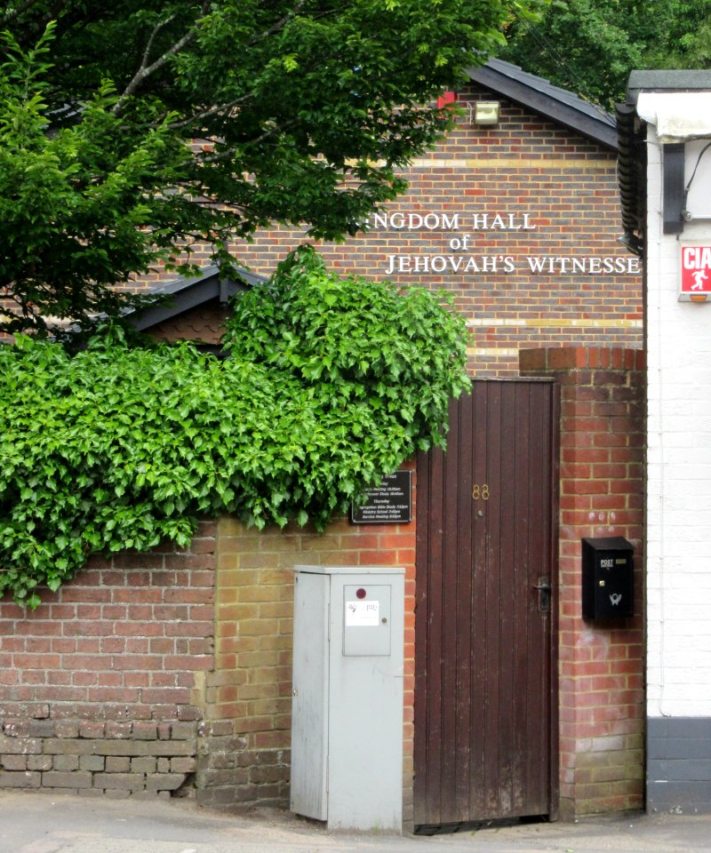 Kingdom Hall, Wey Hill, Haslemere (June 2015)