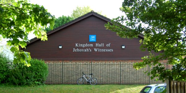 Kingdom Hall of Jehovah's Witnesses, Pennant Park, Standard Way, Fareham (May 2019) (1)