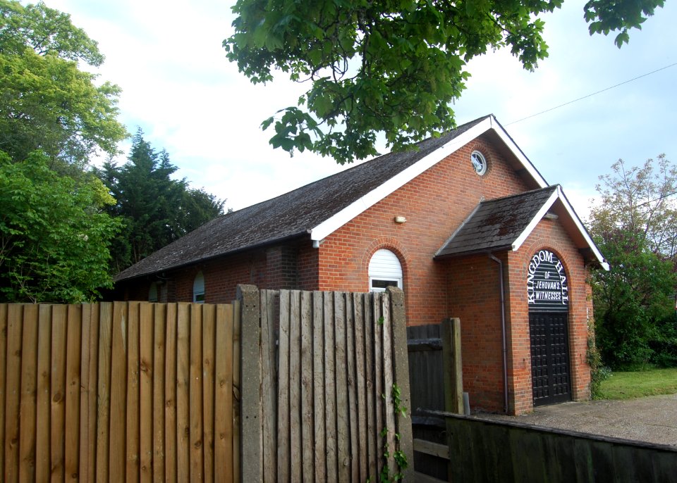 Kingdom Hall of Jehovah's Witnesses, London Road, Holybourne (May 2021) (1)