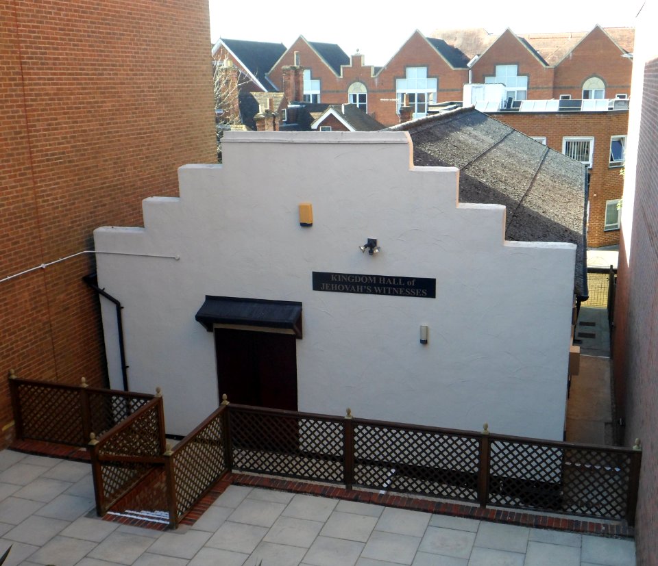 Kingdom Hall of Jehovah's Witnesses, Sydenham Road, Guildford (April 2014, from Southeast)
