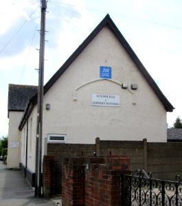 Kingdom Hall, 70 High Street, West Molesey (July 2015) (2)