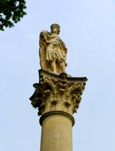 King's Pillar (Statue of King George II), Stowe - Buckinghamshire, England - DSC07043