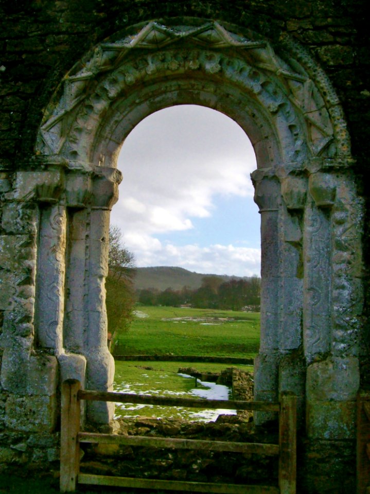 Kirkham Priory, Romanesque arch