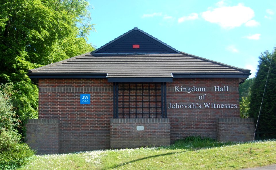 Kingdom Hall, London Road, Horndean (May 2019) (1)