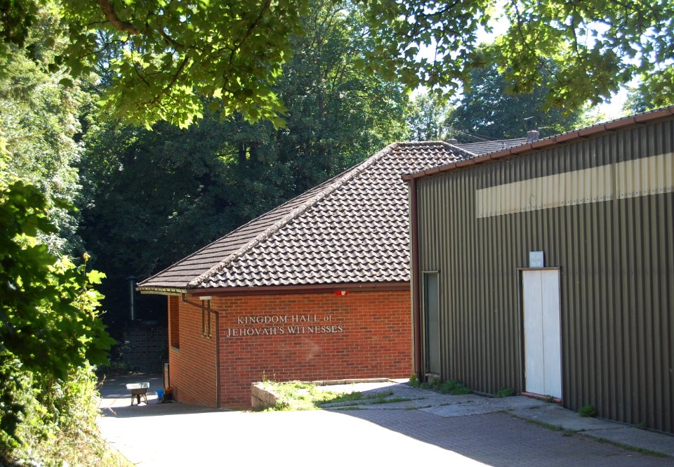 Kingdom Hall, of Jehovah's Witnesses, Garbett Road, Winchester (June 2019) (2)