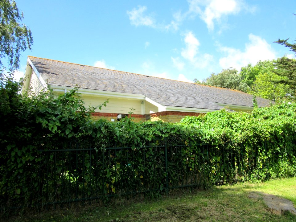 Kingdom Hall, Manor Road, Lake, Isle of Wight (July 2016) (2)