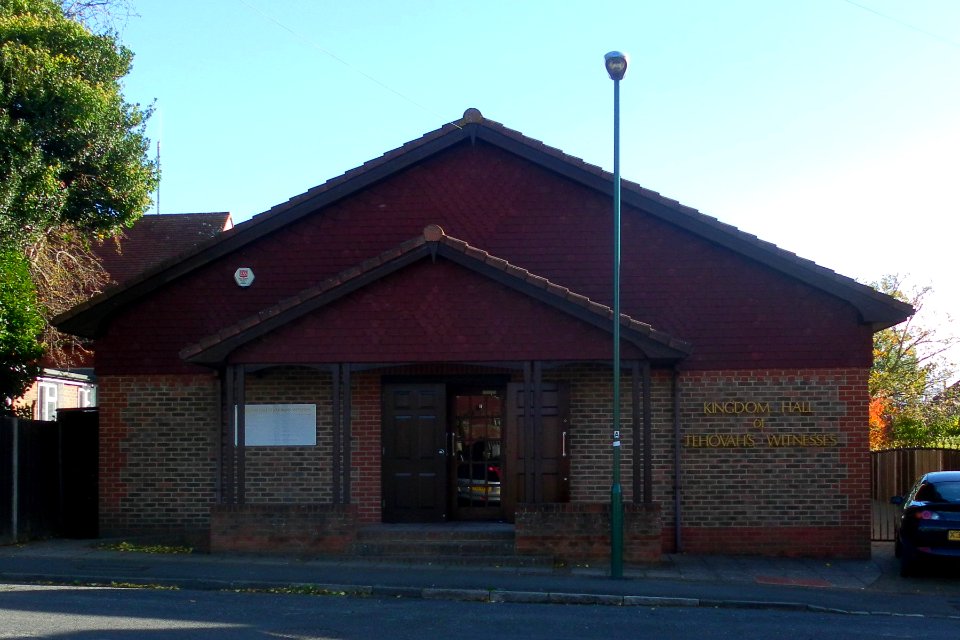 Kingdom Hall of Jehovah's Witnesses, Victoria Road, Hailsham (October 2012) (1)