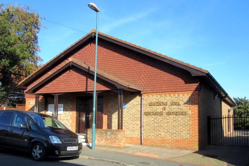 Kingdom Hall of Jehovah's Witnesses, Victoria Road, Hailsham (September 2016) (2)