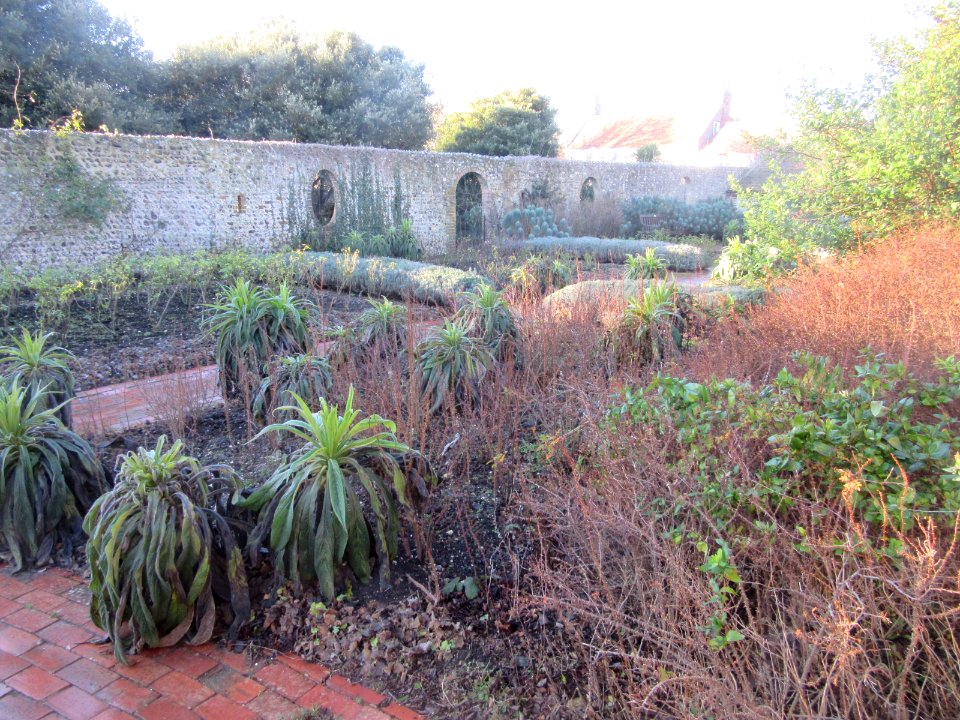 Kipling Gardens, The Green, Rottingdean (December 2016) (4)