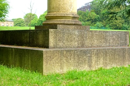 King's Pillar (Statue of King George II), Stowe - Buckinghamshire, England - DSC07049