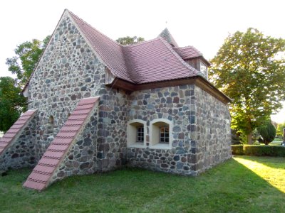 Kirche Kerzendorf -Nordostansicht mit Langhaus-Anbau nah- Ende September 2020