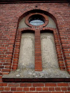 Kirche Köpnick -Westfassade unterhalb Turm- im August 2020