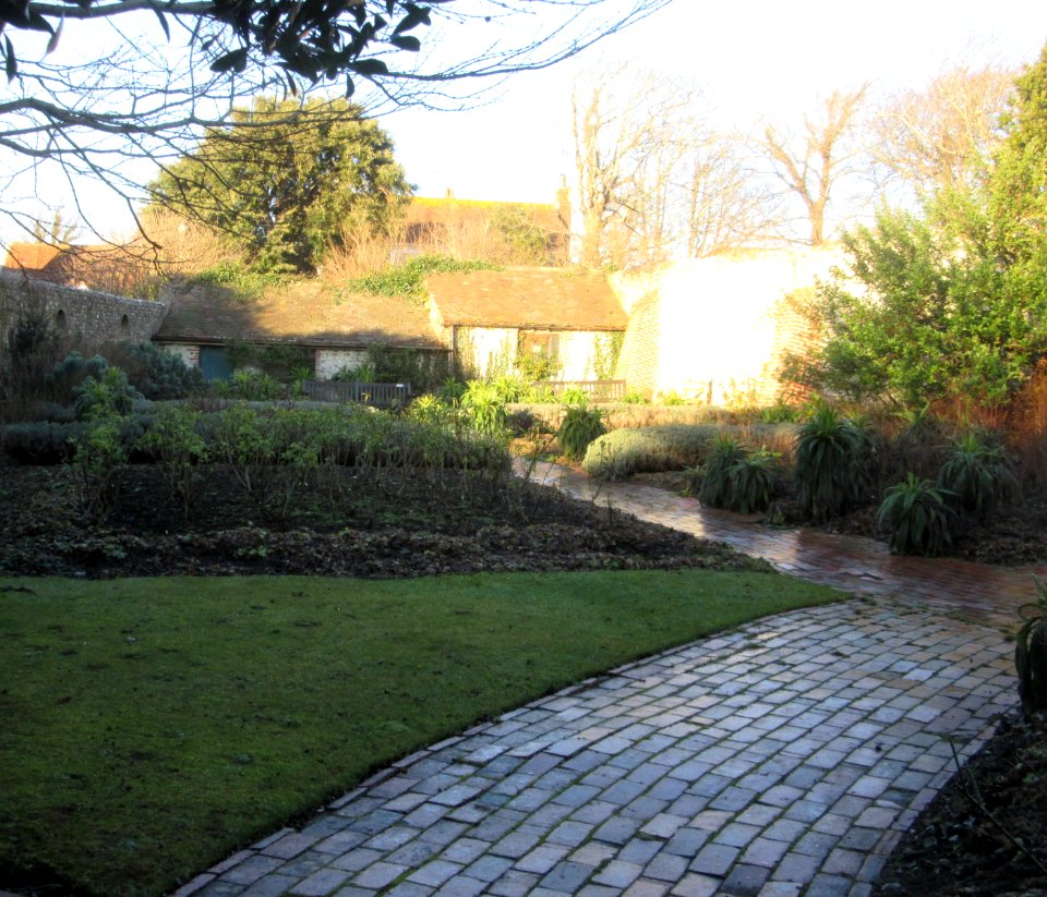 Kipling Gardens, The Green, Rottingdean (December 2016) (6)