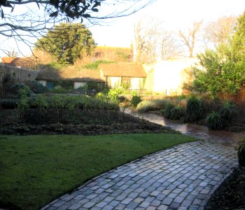 Kipling Gardens, The Green, Rottingdean (December 2016) (6)