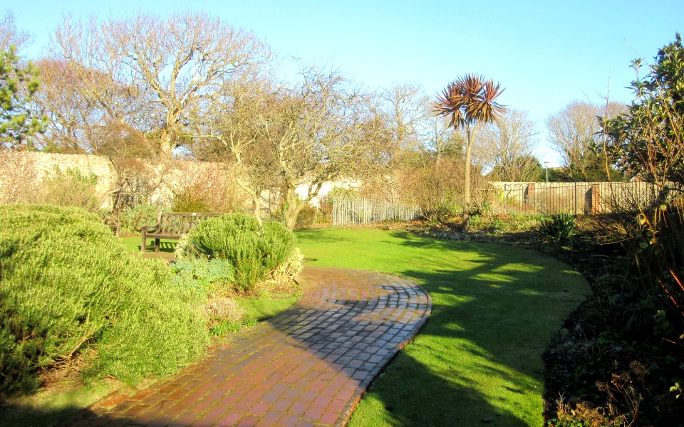 Kipling Gardens, The Green, Rottingdean (December 2016) (2)