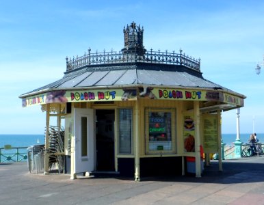Kiosk opposite West Street, Brighton (NHLE Code 1381646) (April 2013)