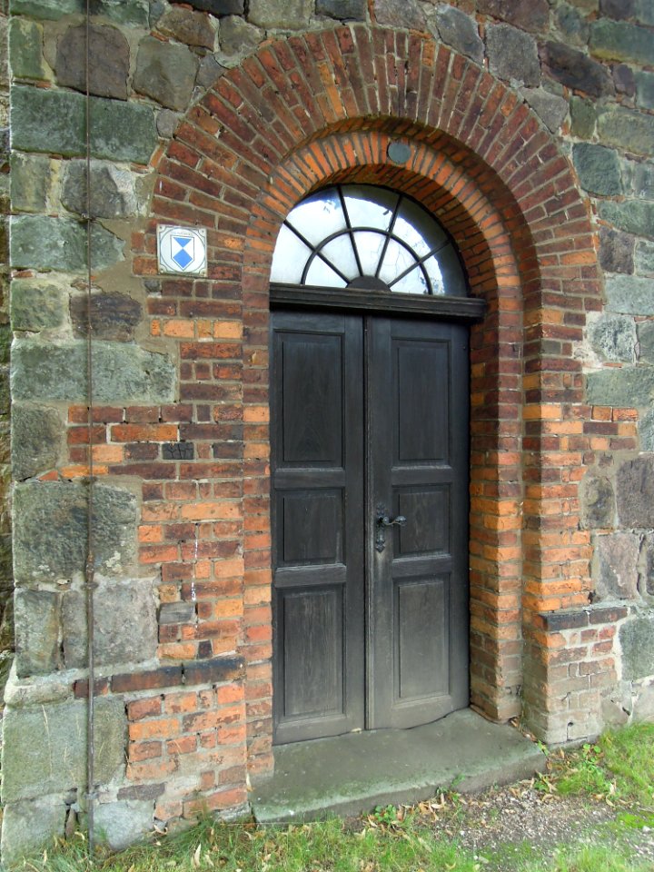 Kirche Gadegast -Westportal bzw Hauptzugang- August 2020