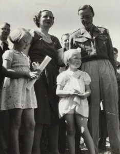 Kindertuinfeest op paleis Soestdijk t.g.v. verjaardag van prinses Irene. De prin, Bestanddeelnr 014-0594