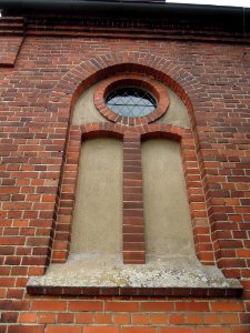 Kirche Köpnick -Ostfassade unterhalb Turm- im August 2020