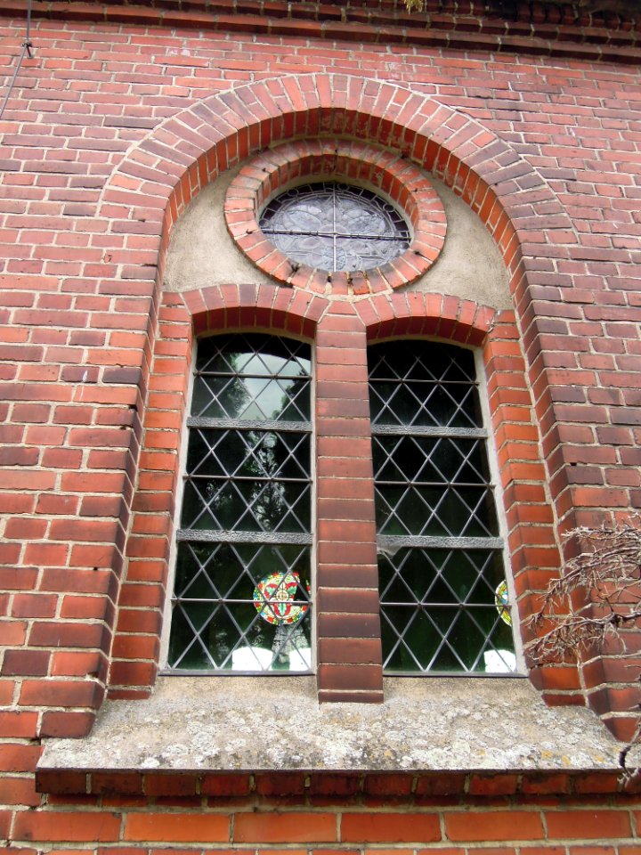 Kirche Köpnick -Ostfassade turmseitiges Saallicht- im August 2020