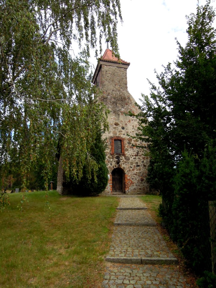 Kirche Jahmo -Kirchsteig bzw. gasse- im August 2020d