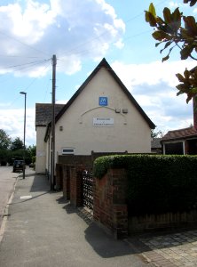 Kingdom Hall, 70 High Street, West Molesey (July 2015) (1)