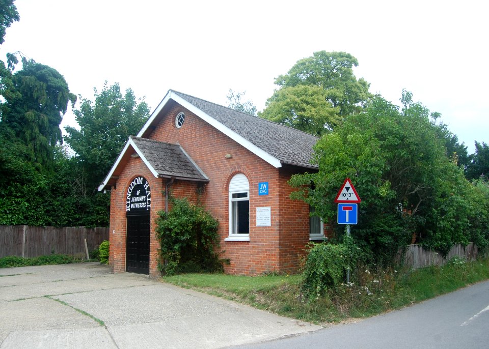 Kingdom Hall, London Road, Holybourne (July 2019) (1)