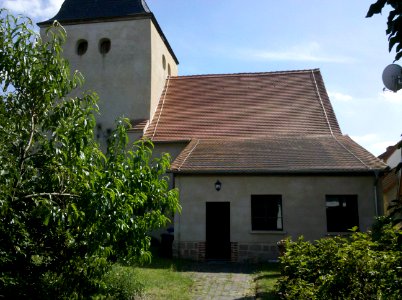 Kirche Gröbern Nordfassade im Juli 2020