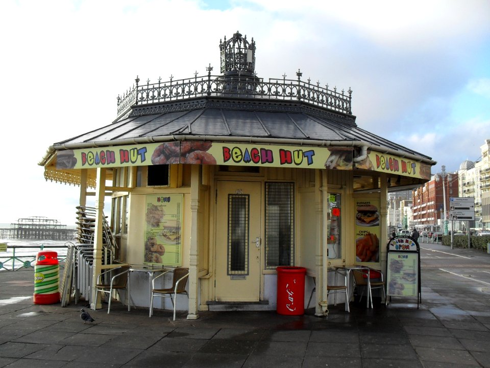 Kiosk opposite West Street, Brighton (NHLE Code 1381646) (December 2010)