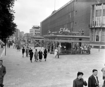Kiosk-winkels in aanbouw Coolsingel Rotterdam, Bestanddeelnr 908-9624
