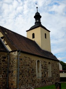 Kirche in Naundorf bei Seyda -Dreiviertelsicht Hochkant aus Nordost- im August 2020